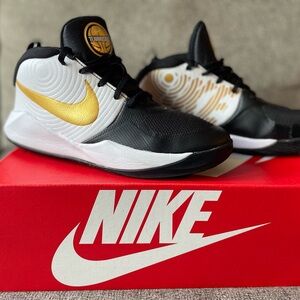 Nike Team Hustle D9